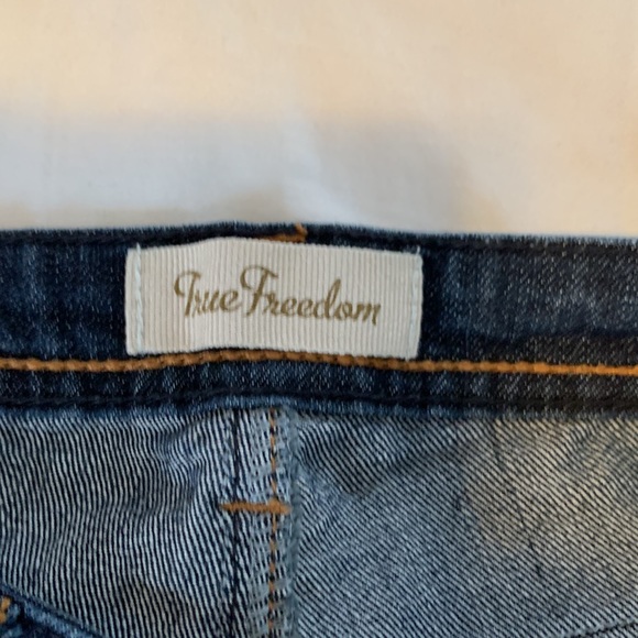 Jeans, blue wash denim, low rise, straight leg, flat pockets on back, size 13. - Picture 6 of 8